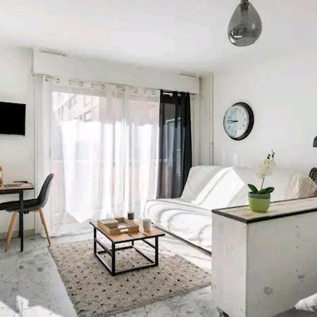 Design Loft Studio Climatise Parking Et Piscine Vallauris Luaran gambar