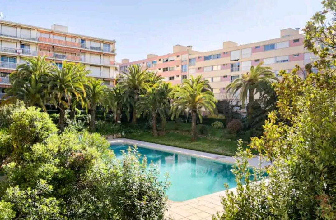 Design Loft Studio Climatise Parking Et Piscine Vallauris Luaran gambar