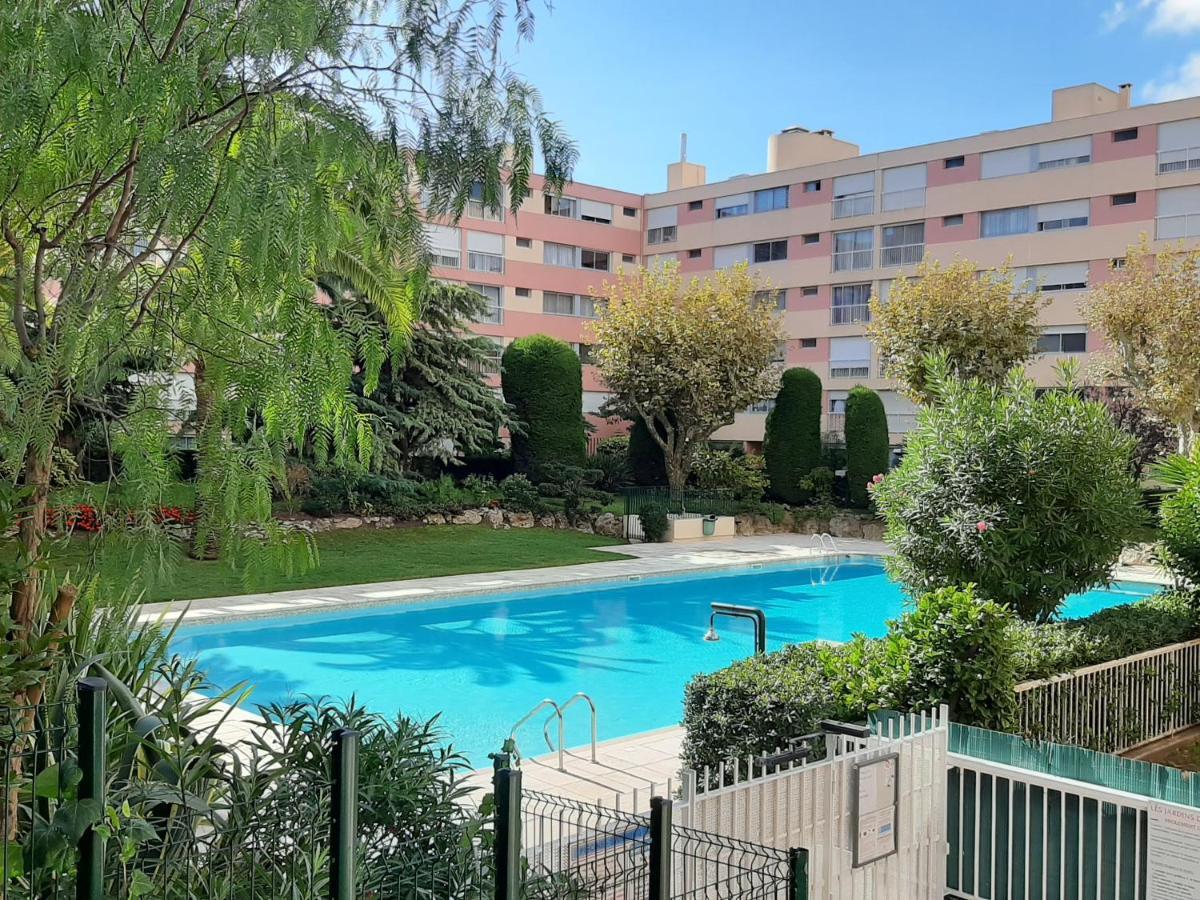 Design Loft Studio Climatise Parking Et Piscine Vallauris Luaran gambar
