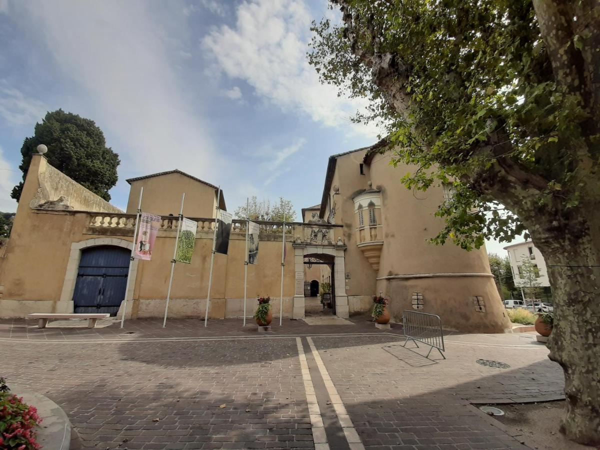 Design Loft Studio Climatise Parking Et Piscine Vallauris Luaran gambar